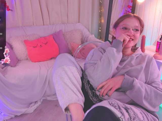 CrazyWine's BongaCams show and profile