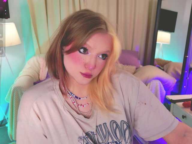 CrazyWine's BongaCams show and profile