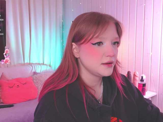 CrazyWine's BongaCams show and profile