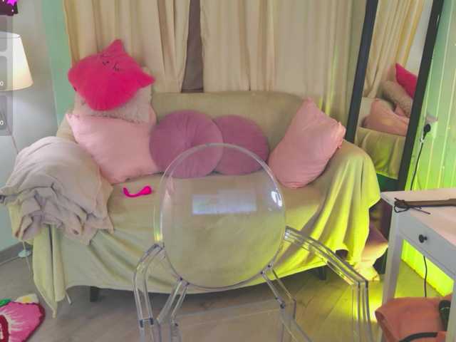 CrazyWine's BongaCams show and profile