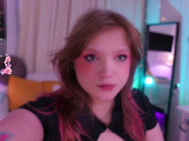 CrazyWine's BongaCams show and profile