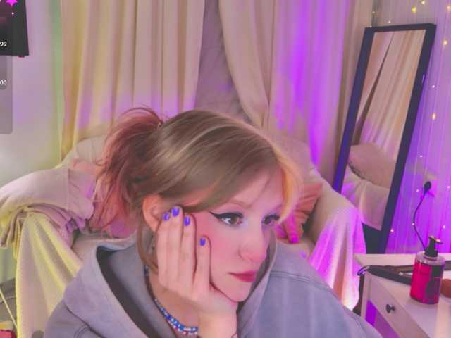 CrazyWine's BongaCams show and profile