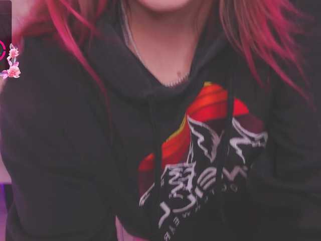 CrazyWine's BongaCams show and profile