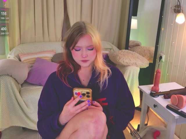 CrazyWine's BongaCams show and profile