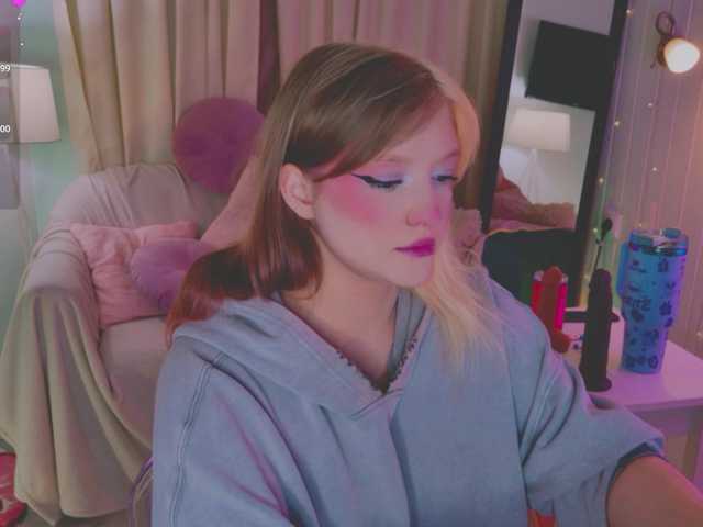 CrazyWine's BongaCams show and profile