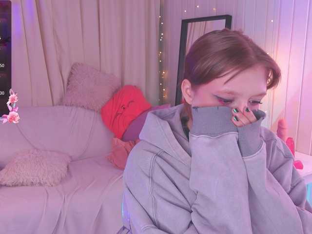 CrazyWine's BongaCams show and profile