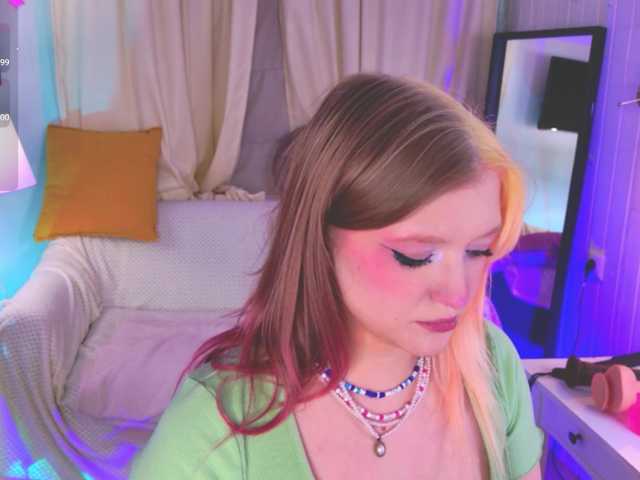 CrazyWine's BongaCams show and profile