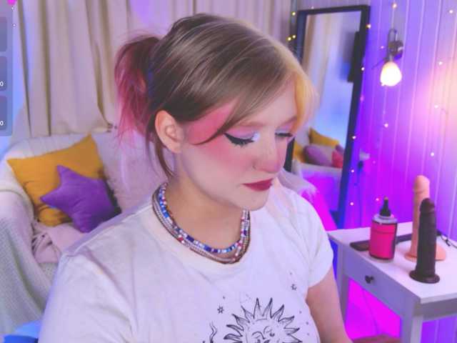 CrazyWine's BongaCams show and profile