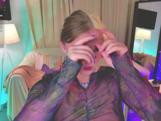 CrazyWine's BongaCams show and profile