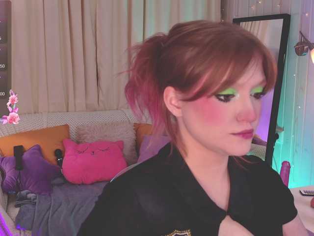 CrazyWine's BongaCams show and profile