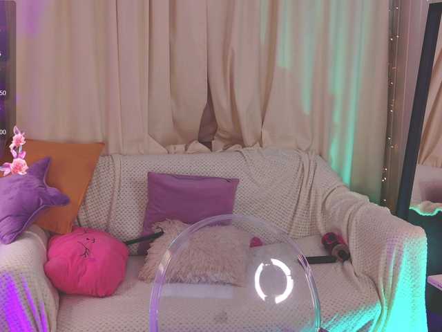 CrazyWine's BongaCams show and profile