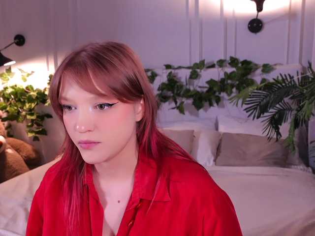 CrazyWine's BongaCams show and profile