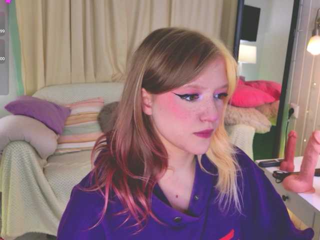 CrazyWine's BongaCams show and profile