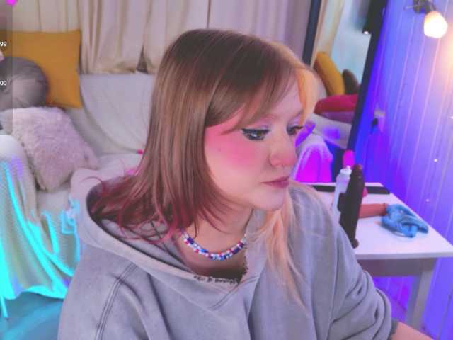 CrazyWine's BongaCams show and profile