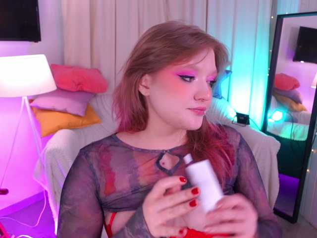 CrazyWine's BongaCams show and profile