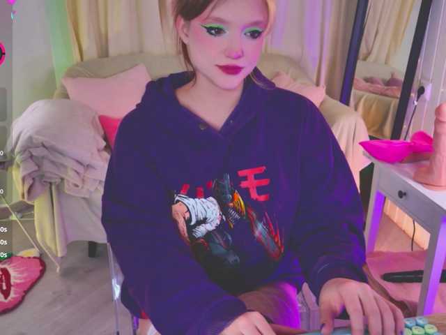 CrazyWine's BongaCams show and profile