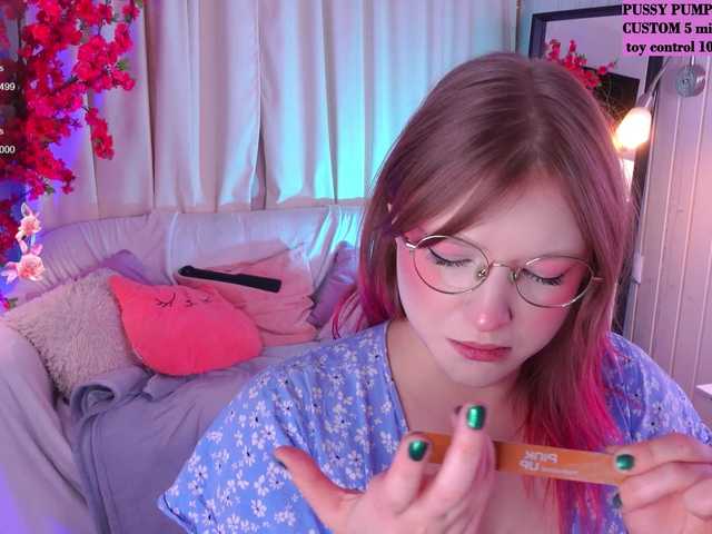 CrazyWine's BongaCams show and profile