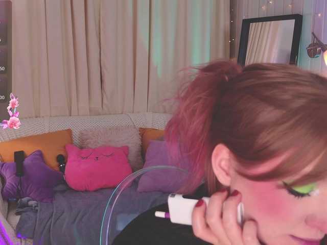 CrazyWine's BongaCams show and profile