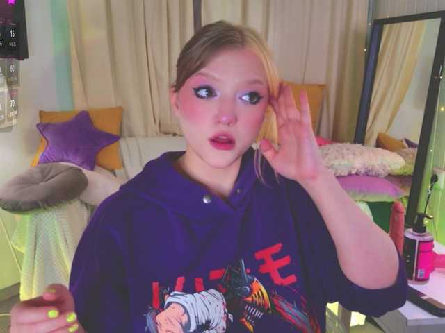 CrazyWine's BongaCams show and profile