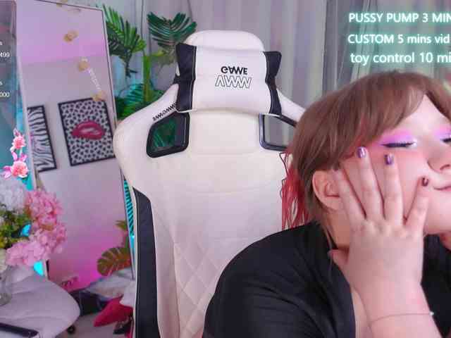 CrazyWine Live Webcam on BongaCams