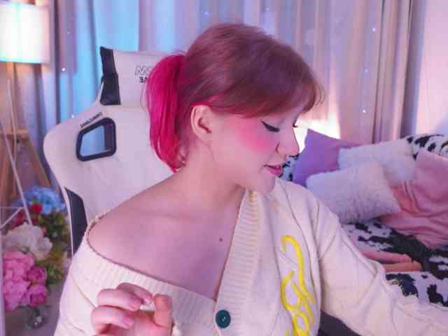 CrazyWine Live Webcam on BongaCams