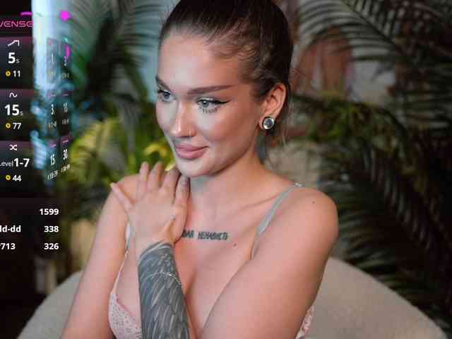 IamToxicRoxy webcam