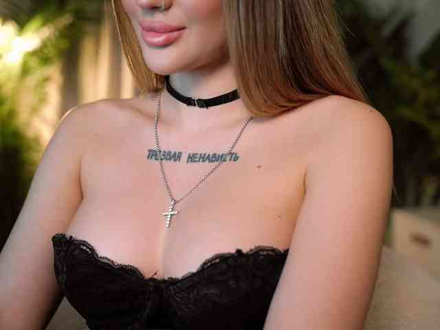 IamToxicRoxy webcam