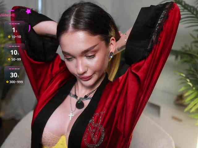 IamToxicRoxy webcam