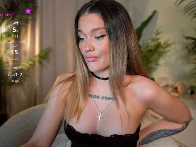 IamToxicRoxy webcam
