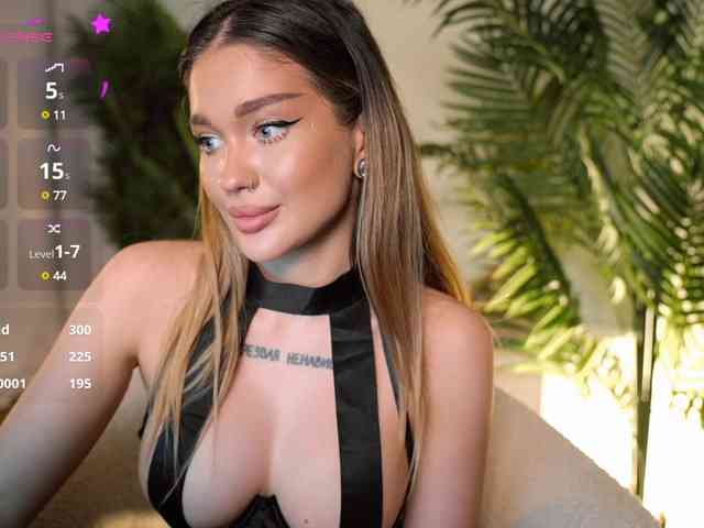 IamToxicRoxy webcam