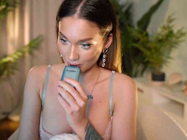 IamToxicRoxy webcam