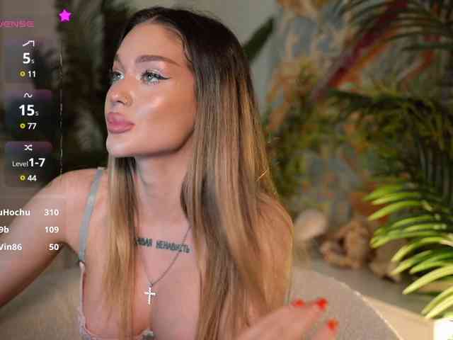 IamToxicRoxy webcam