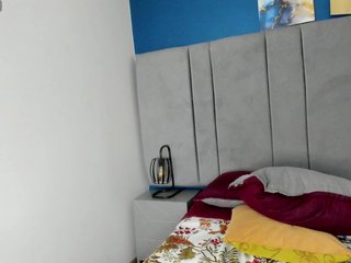 LauraHotties Porn Show