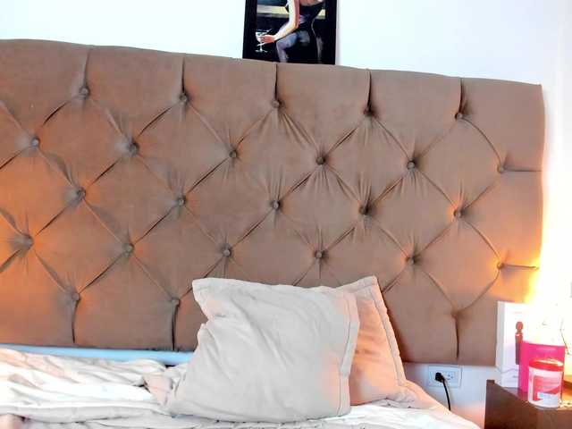 LauraHotties's BongaCams show and profile