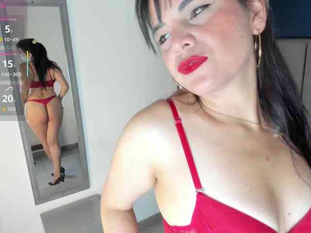 LauraHotties