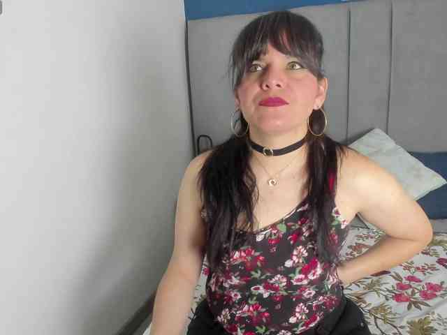 LauraHotties webcam