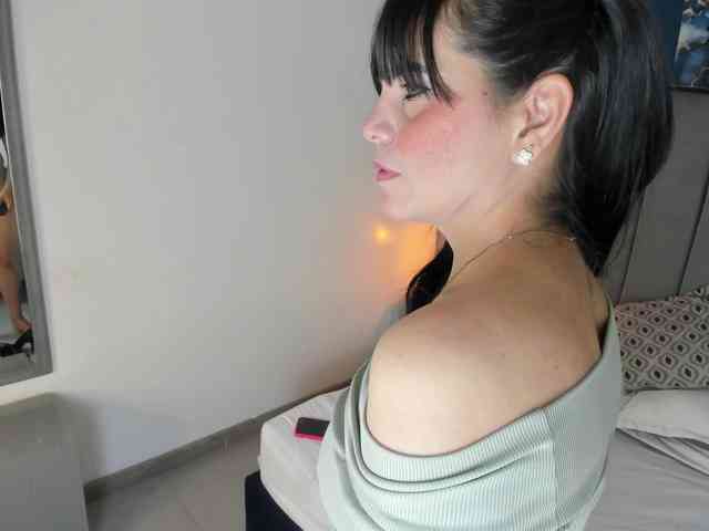LauraHotties webcam