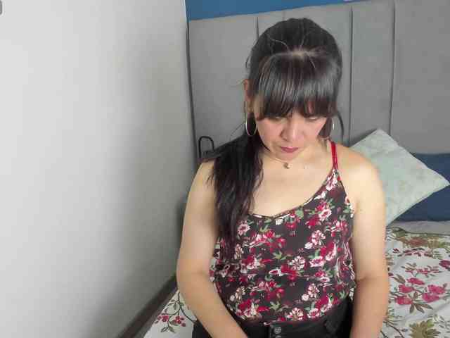 LauraHotties webcam