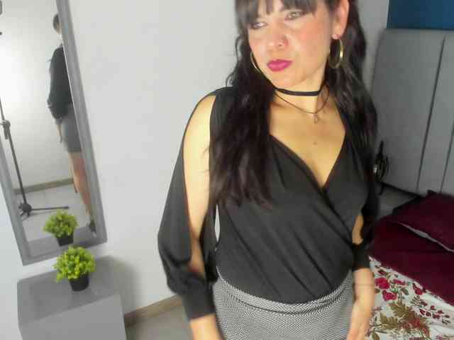 LauraHotties