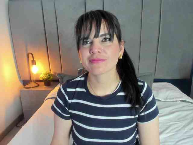 LauraHotties webcam