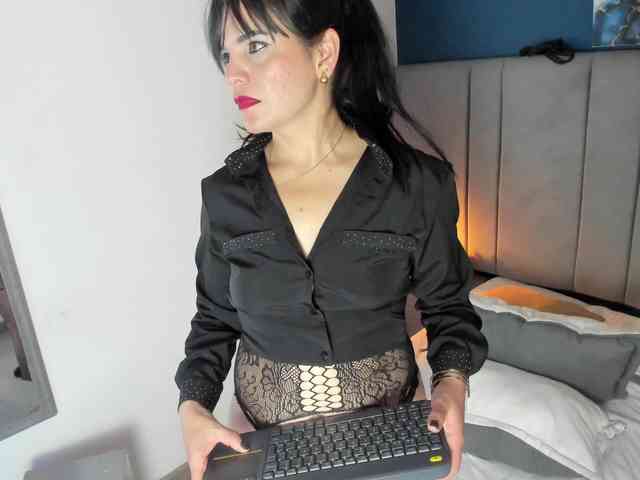 LauraHotties webcam