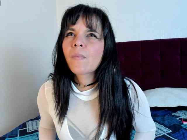LauraHotties webcam