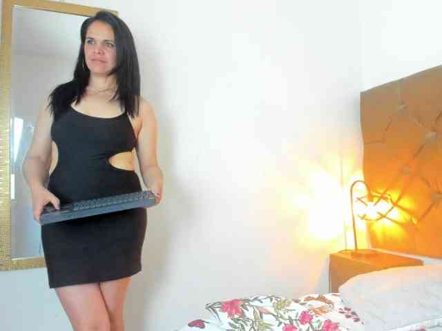 LauraHotties webcam