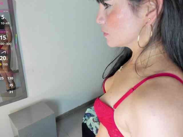 LauraHotties webcam