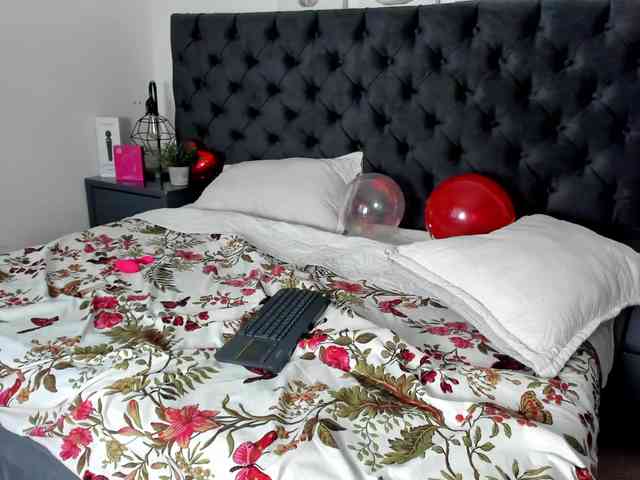 LauraHotties LauraHotties