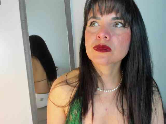 LauraHotties