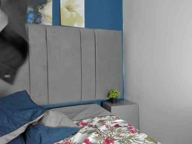 LauraHotties webcam