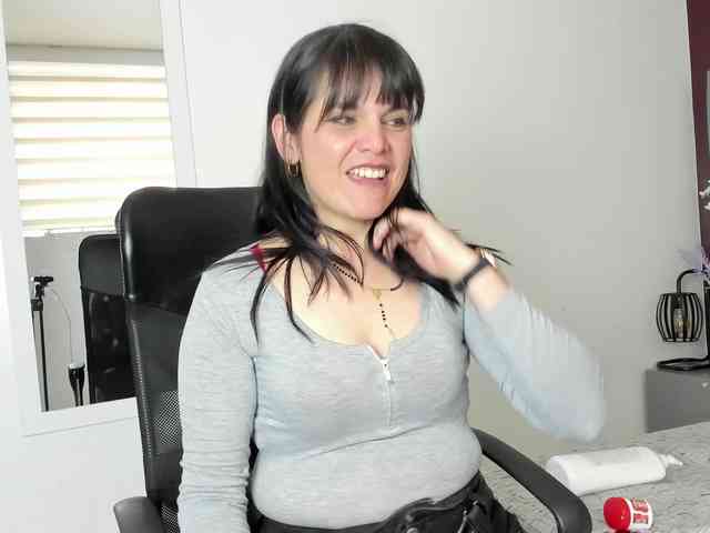 LauraHotties webcam