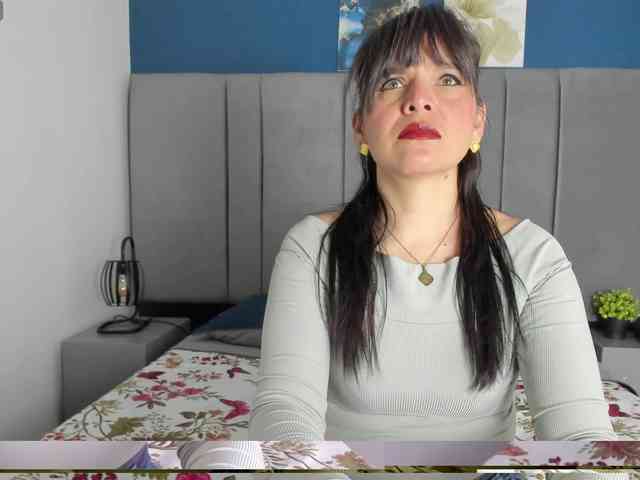 LauraHotties webcam
