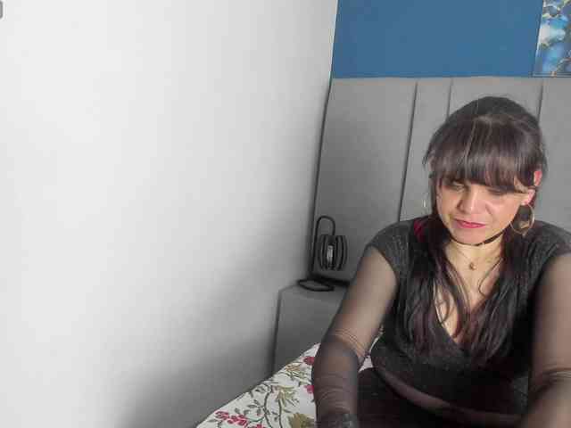 LauraHotties webcam